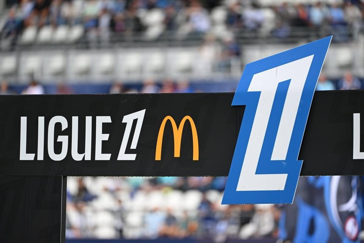 LFP pondera antecipar redistribuição dos direitos da Ligue 1 com cláusula de saída em março — L'Équipe (Etienne Moatti)