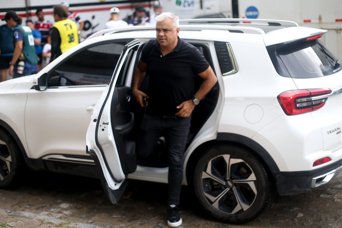 América-MG avança para vender a SAF a grupo liderado por Vinícius Diniz — desconhecida
