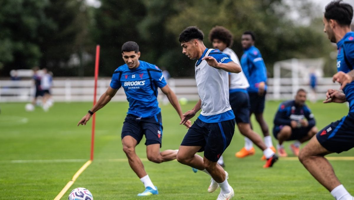 Crystal Palace fecha parceria multianual com a Brooks para a roupa de treino — 2Playbook