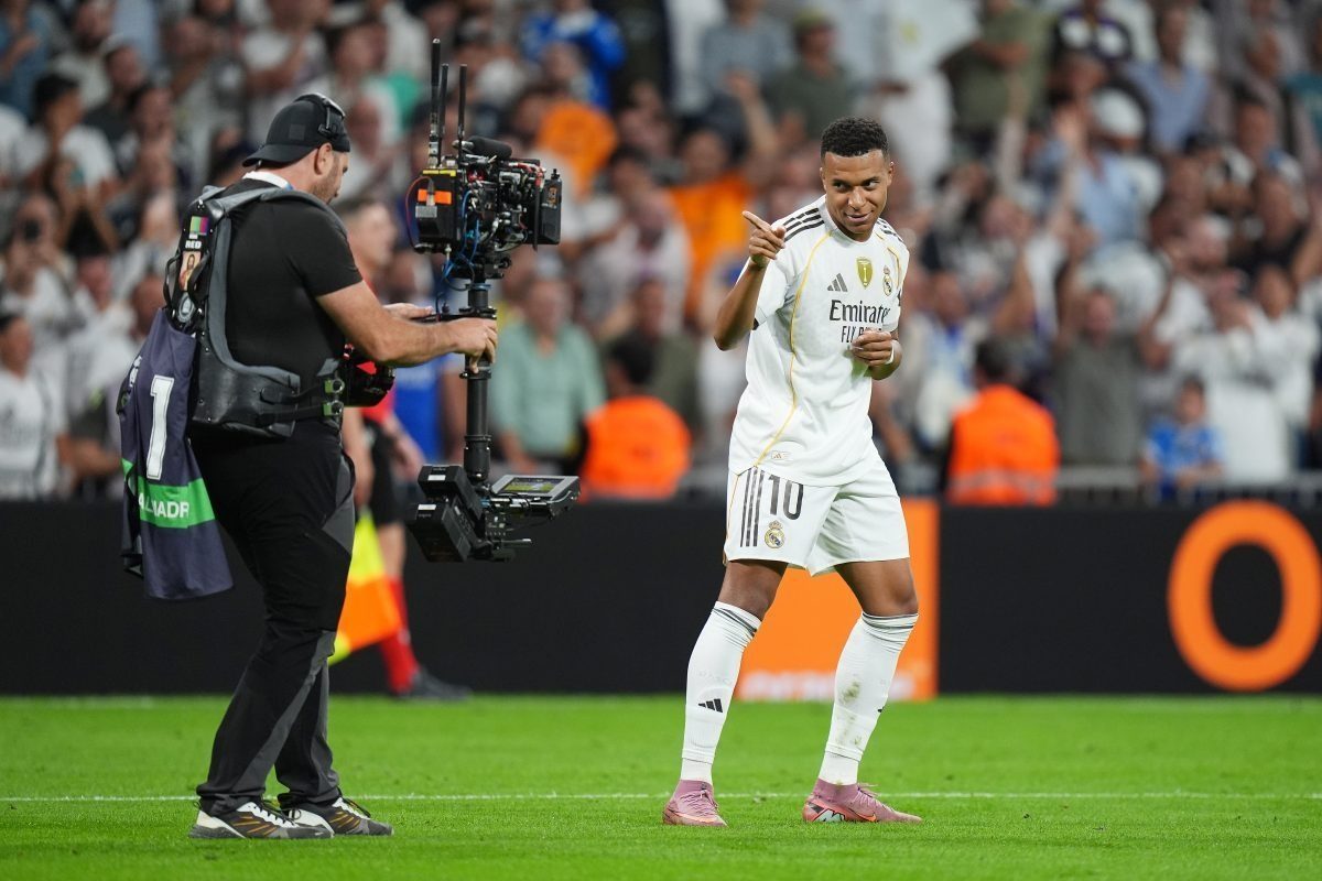 Estudo indica que plataformas de transmissão online já superam televisão em sinal aberto em Itália e Espanha — City A.M. / Jamie Murdoch