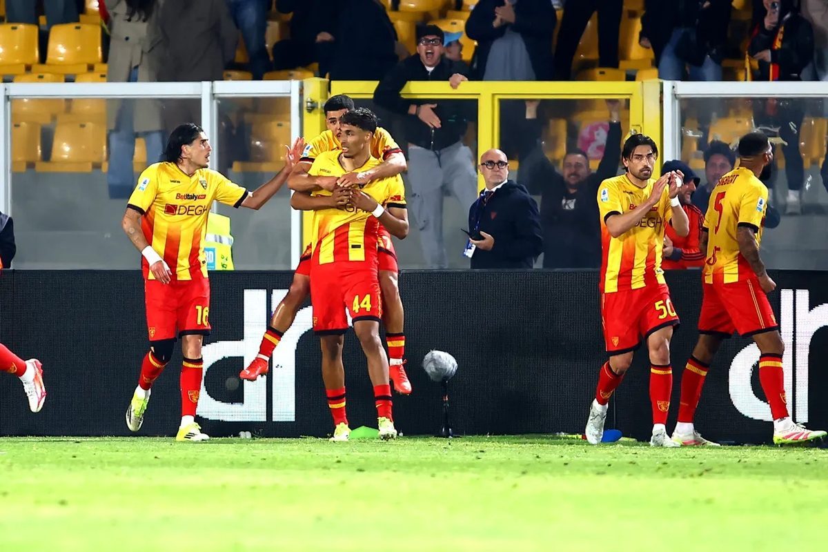 Lecce fecha parceria plurianual com a Adidas a partir de 2026/27 — Calcio e Finanza
