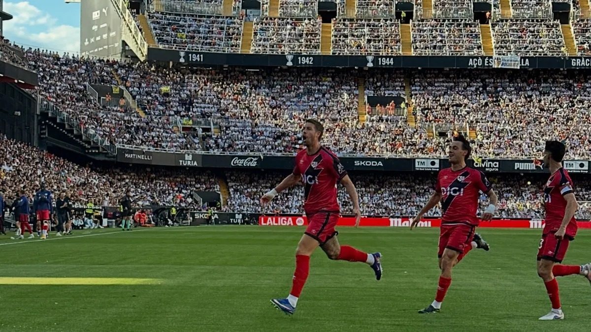 Ver futebol em Espanha fica mais caro: +208€ por ano com Movistar e Orange — Palco23 / Mundo Deportivo (Andrés Tomás)