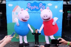 Football Association e Hasbro fecham acordo de licenciamento para Peppa Pig e Lionesses em 2027