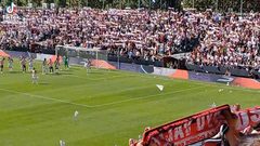 Protesto dos adeptos do Rayo Vallecano leva à interrupção definitiva do jogo com o Athletic Club