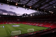 Manchester United vende relva de Old Trafford a 125 libras por unidade; primeiro lote esgotou