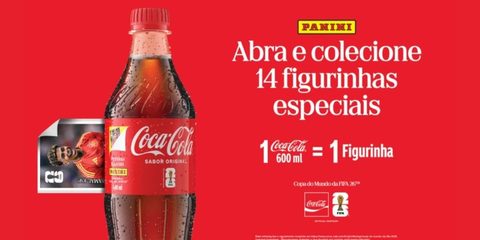 Coca-Cola ativa parceria com a Panini para distribuir cromos do Mundial 2026 nas garrafas — Máquina do Esporte
