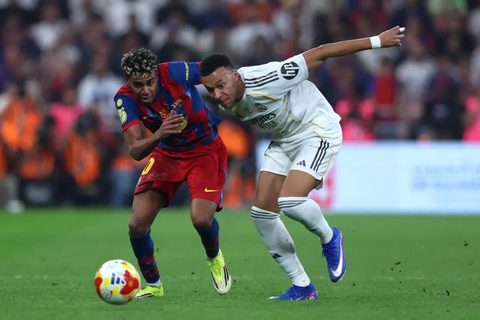 LaLiga volta à televisão em aberto em Itália: Mediaset renova sublicença com a DAZN para 2026/27 — Calcio e Finanza