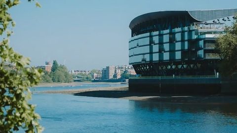 Hospitalidade transforma estádios em activos 365 dias por ano, com investimento de €117 M no Fulham Pier — desconhecida