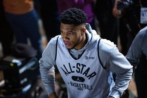 Giannis Antetokounmpo entra na estrutura acionista do Chelsea Women ao lado de Alexis Ohanian — Greek Reporter (Nick Kampouris)