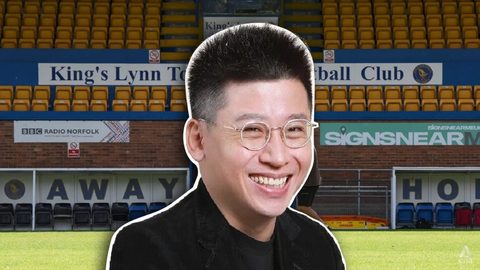 Investidor singapurense assume o King’s Lynn Town com modelo de propriedade comunitária e foco em sustentabilidade — Channel NewsAsia (Fabian Koh)