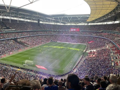 Assistências sobem nas grandes ligas europeias, mas o limite está no estádio — Football Benchmark (não confirmado)