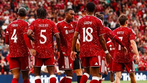 Bezos entra no capital do Liverpool: FSG vende 30% ao consórcio 1892 Holdings — Palco23 / Mundo Deportivo (Andrés Tomás)