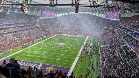 Fanatics reforça parceria com a NFL para operar retalho presencial em grandes eventos — TheStadiumBusiness (Bradley Rial)