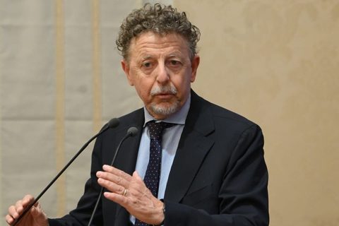 Senador italiano prepara lei para reformar o futebol: mais receitas, cortes de custos e hipótese de comissário — Calcio e Finanza