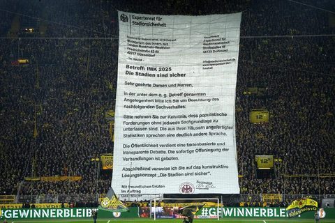 Governo alemão quer bilhetes nominativos; adeptos da Bundesliga intensificam protestos — Calcio e Finanza