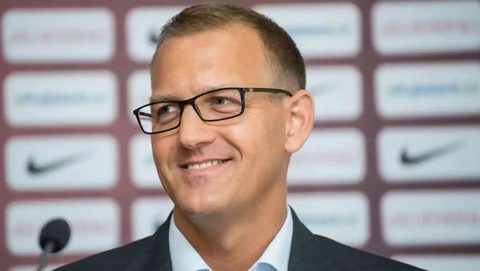 Daniel Kretinsky assume controlo do West Ham após descida e trava entrada de Amanda Staveley — 2Playbook