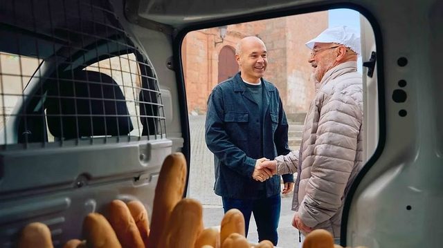 Airbnb e LaLiga lançam parceria com experiências rurais lideradas por Andrés Iniesta — Football Business Journal