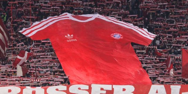 Bayern capitaliza protesto e lança camisola retro com a adidas — Marco Laloni