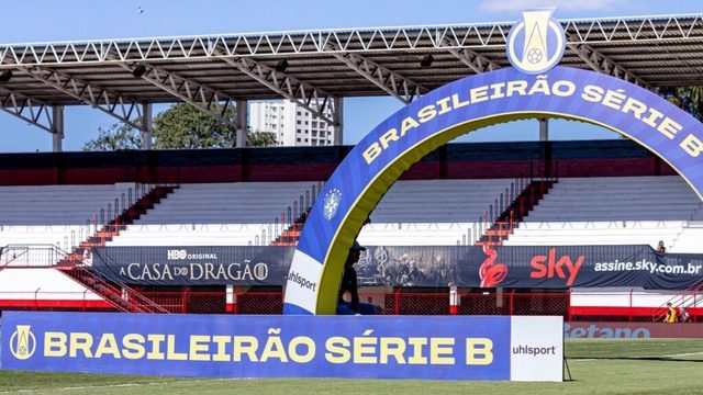 Estádio do Atlético Goianiense rebatizado por um mês para ativação de House of the Dragon — TheStadiumBusiness / Bradley Rial