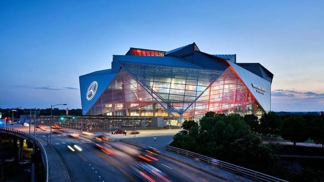 Exclusividade comercial da FIFA colide com naming rights dos estádios da NFL no Mundial 2026 — Palco23 / Mundo Deportivo (via EFE e The New York Times)