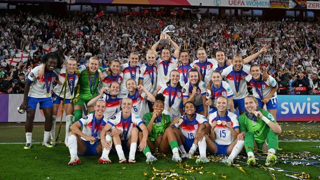 EURO Feminina 2025 movimenta €220 M e bate recordes de bilhética, patrocínios e audiências — Mundo Deportivo (Palco23) — conteúdo em espanhol; alguns dados podem exigir confirmação oficial da UEFA