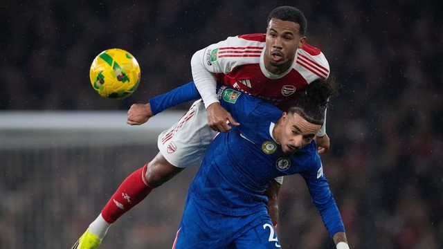 Clubes europeus superam €30 mil M em receitas mas perdem >€1 mil M; Uefa aponta custos e regulação desigual — Financial Times (resumo; alguns dados preliminares)