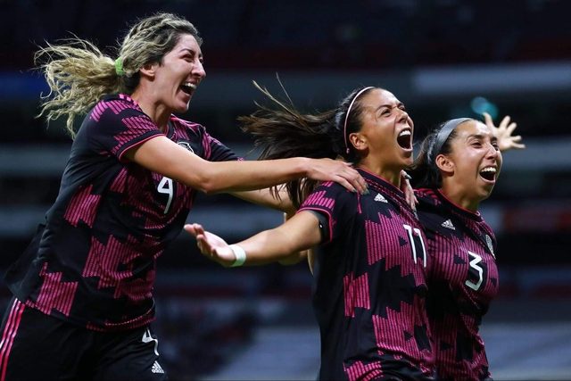 México acelera investimento no futebol feminino: Liga MX Femenil lidera audiências e seleção mira 2027 — The Athletic (NYT) / Melanie Anzidei
