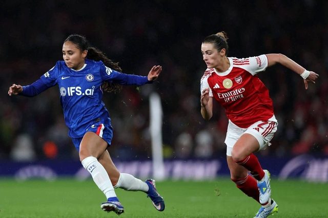 CBS garante direitos da WSL nos EUA por 4 épocas; Paramount+ transmite 183 jogos/época — The Athletic (NYT) — Ali Rampling, Asli Pelit