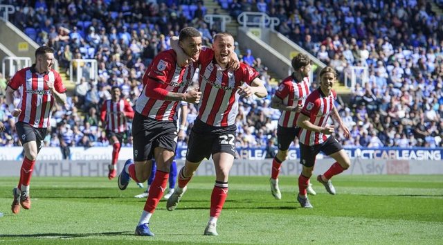 Lincoln City sobe à Championship com orçamento de €5,7 M e aposta em dados e disciplina salarial — The Athletic (Adam Crafton)