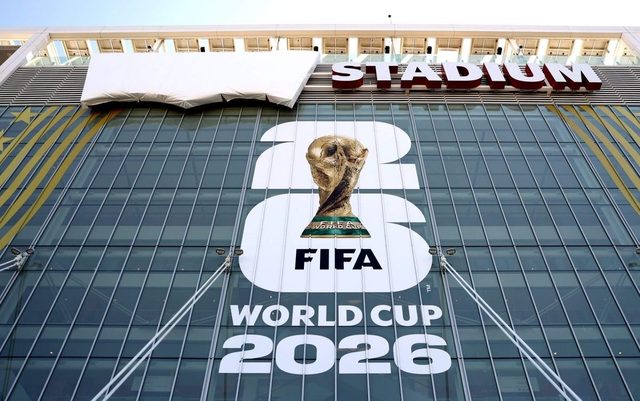 FIFA impõe “estádios limpos”: renomeações e coberturas expõem custos e limites do controlo de marcas — The Athletic / New York Times (via Melanie Anzidei)