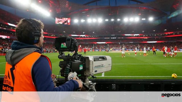 Apollo, CVC e Oaktree de olho na nova empresa dos direitos da Primeira Liga — Jornal de Negócios / Bloomberg