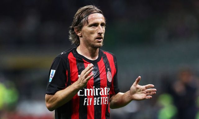 Serie A pondera vender parte das receitas internacionais a fundos e fechar parceria de media — SportsPro (com Reuters/Bloomberg citados)