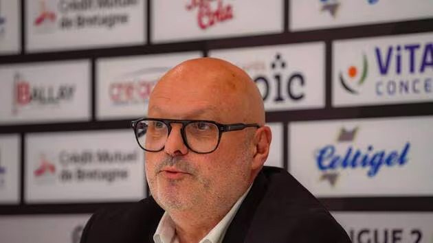 EA Guingamp procura novo acionista para mitigar quebras dos direitos televisivos — Ouest-France (artigo premium)