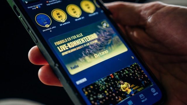 Tecnologia nos estádios: Brøndby lança audiodescrição; polícia usa drones em Villa Park; upgrades LED e segurança nos EUA — TheStadiumBusiness / Bradley Rial