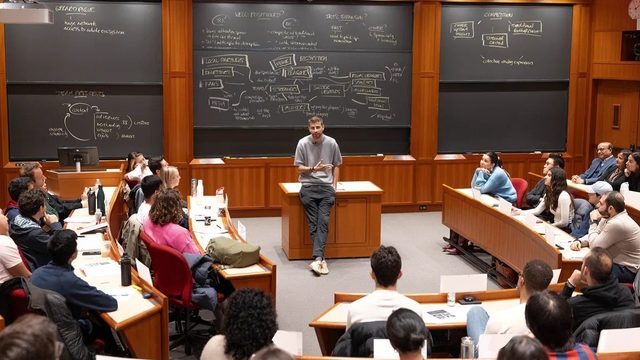 Harvard estuda a Kings League: Piqué leva o “caso” do novo entretenimento futebolístico ao MBA — Palco23