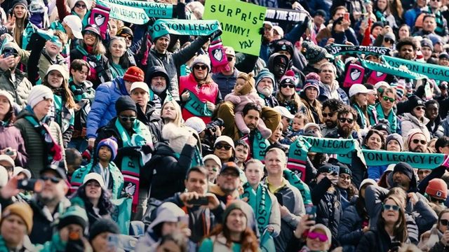 NWSL acelera com abonos: disparidade de preços e pacotes VIP a puxar a receita — Palco23 (Mundo Deportivo) — Bernat Santana