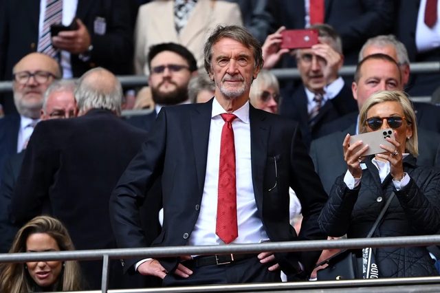 Manchester United pondera colocação privada para refinanciar $425M e reforçar liquidez — Calcio e Finanza / Bloomberg