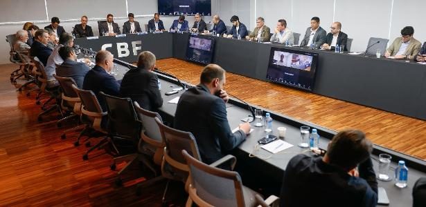 Clubes da Série B pedem à CBF retoma comercial; adiantamento extra de €400 mil por equipa — UOL (Rodrigo Mattos, Igor Siqueira)