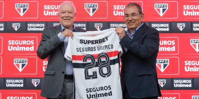 Seguros Unimed fecha com São Paulo até 2028 por €2,57 M anuais para a barra traseira da camisola — Máquina do Esporte